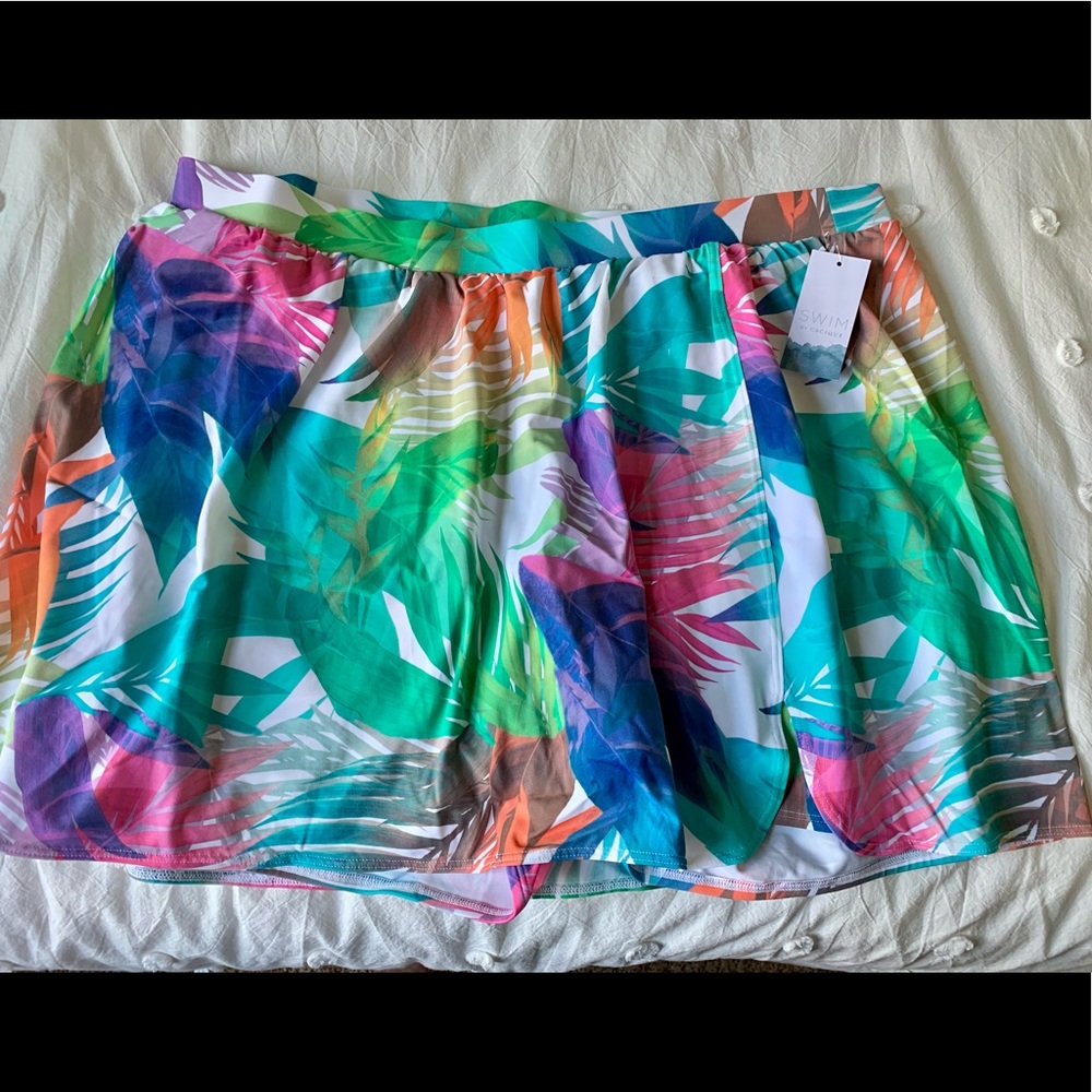 ☀️Cacique SZ 24 Multi-colored Tropical Fern Swim Shorts under Skirt